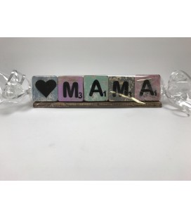 Mama + hartje cadeau in scrabble letters
